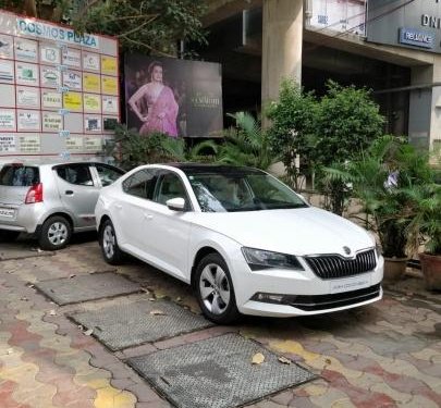 Used Skoda Superb 2016 car at low price