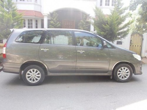 Used 2013 Toyota Innova car at low price