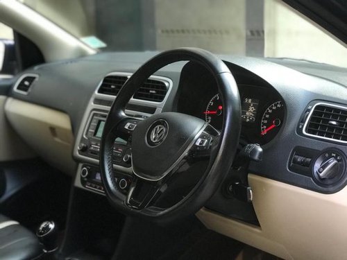 Volkswagen Polo Petrol Highline 1.2L by owner