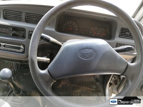 Used 2001 Toyota Qualis for sale