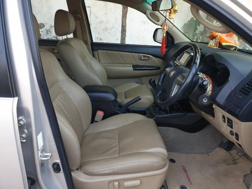 Used Toyota Fortuner 4x4 MT 2015 by owner 