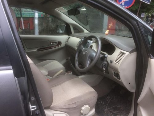 Toyota Innova 2.5 VX (Diesel) 8 Seater by owner 