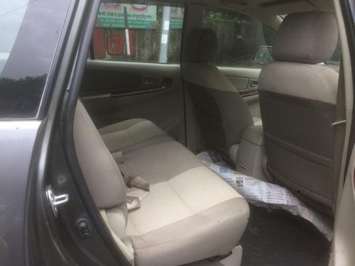 Toyota Innova 2.5 VX (Diesel) 8 Seater by owner 