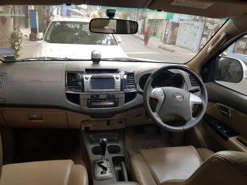 Good as new Toyota Fortuner 4x2 AT in Kolkata