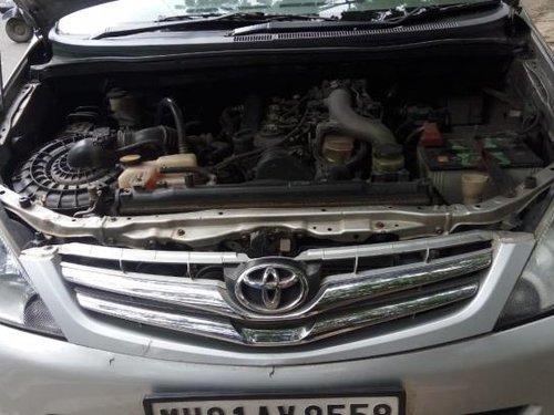 Used Toyota Innova 2.5 VX 7 STR 2011 for sale