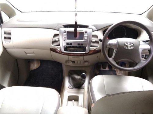 Toyota Innova 2.5 V Diesel 8-seater 2014 for sale