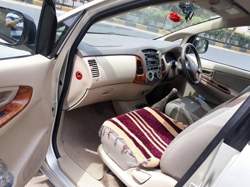 Toyota Innova 2.5 V Diesel 8-seater 2008 for sale