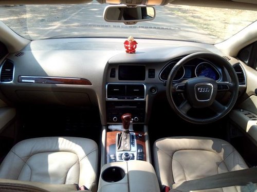 Used Audi Q7 2010 car at low price