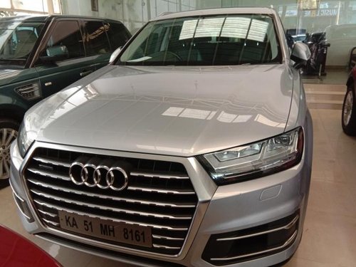 Used Audi Q7 car at low price