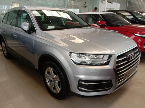 Used Audi Q7 car at low price