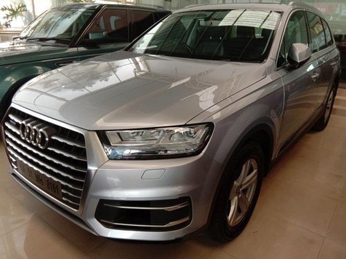 Used Audi Q7 car at low price