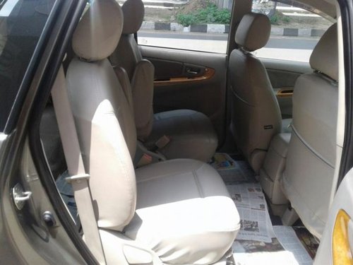 Used Toyota Innova 2.5 VX 7 STR BSIV 2011 by owner