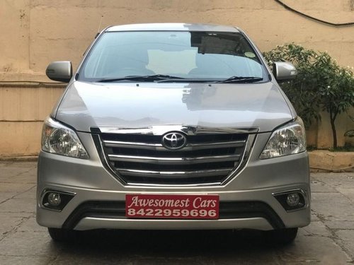 Used Toyota Innova 2.5 V Diesel 7-seater by owner 