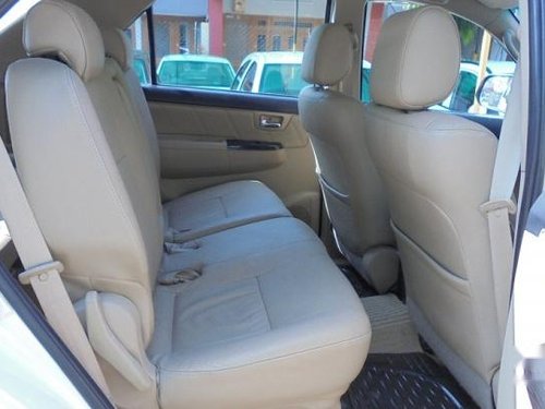 Used Toyota Fortuner 4x2 AT 2015 by owner 