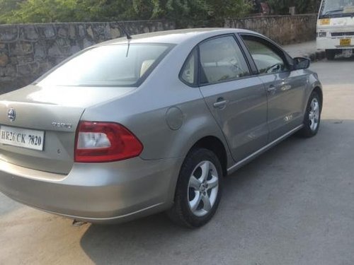 Skoda Rapid 1.6 MPI Ambition Plus by owner