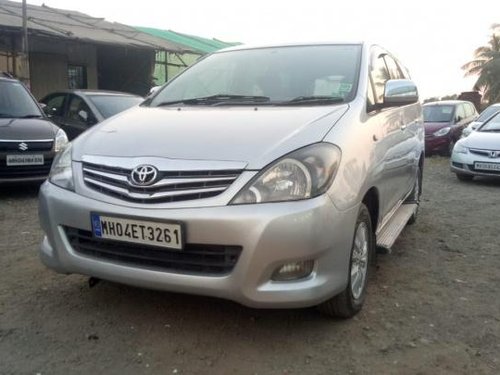 Toyota Innova 2.5 V Diesel 8-seater 2011 for sale