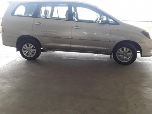 Used Toyota Innova 2009 car at low price