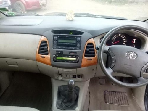 Toyota Innova 2.5 V Diesel 8-seater 2011 for sale