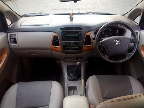 Toyota Innova 2.5 VX 8 STR 2011 for sale