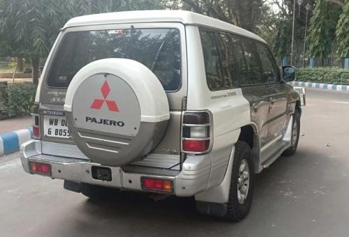 Mitsubishi Pajero Sport 2.8 SFX BSIV Dual Tone by owner