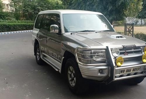 Mitsubishi Pajero Sport 2.8 SFX BSIV Dual Tone by owner