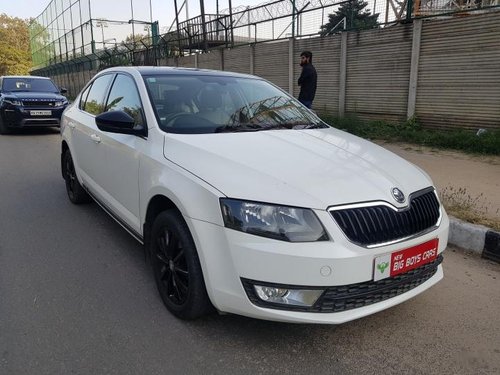 Skoda Octavia Ambition 2.0 TDI MT 2013 for sale