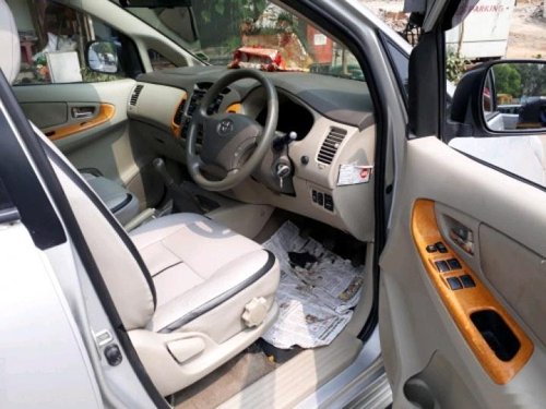 Toyota Innova 2.5 V Diesel 8-seater 2011 for sale