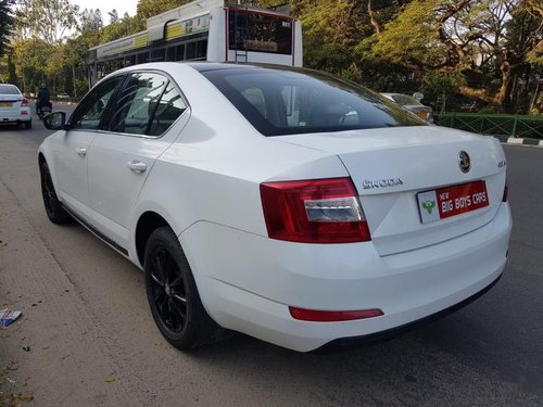 Skoda Octavia Ambition 2.0 TDI MT 2013 for sale