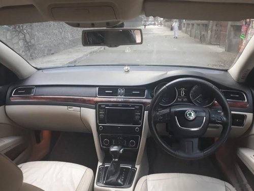 Used Skoda Superb 2009-2014 car at low price