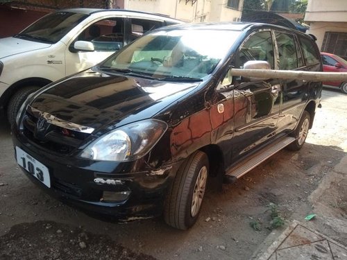 Used Toyota Innova 2007 car at low price