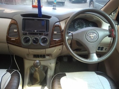 Used Toyota Innova 2007 car at low price