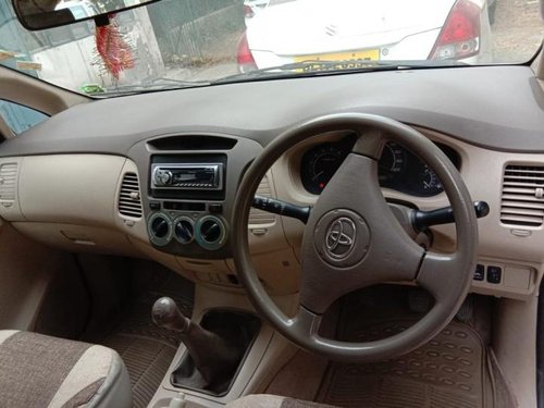 Used Toyota Innova 2007 car at low price