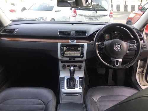Used Volkswagen Passat car at low price