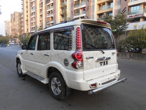 Mahindra Scorpio VLX 4WD AIRBAG AT BSIV 2013 for sale