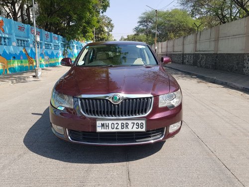 Used 2011 Skoda Superb car at low price