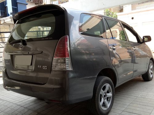 Used Toyota Innova 2010 car at low price