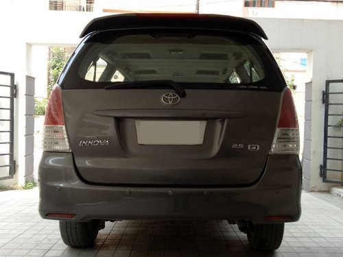 Used Toyota Innova 2010 car at low price