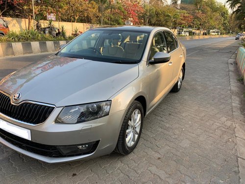 Used Skoda Octavia car at low price