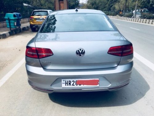 Used Volkswagen Passat car at low price