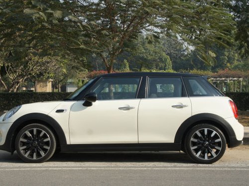 Used Mini Cooper car at low price