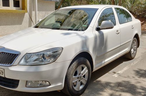 Used Skoda Laura car at low price