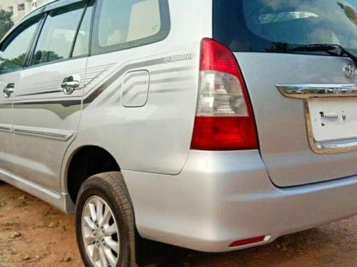 Toyota Innova 2.5 V 8 STR, 2013 for sale