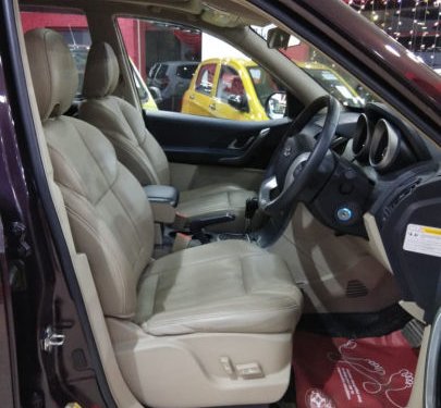 Mahindra XUV500 W10 2WD by owner