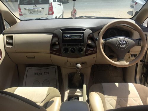 Toyota Innova 2.5 G4 Diesel 8-seater by owner