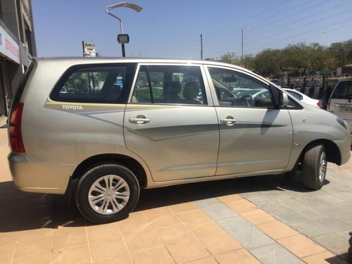 Toyota Innova 2.5 G4 Diesel 8-seater by owner