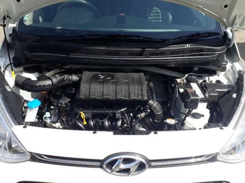 Used Hyundai Grand i10 car at low price