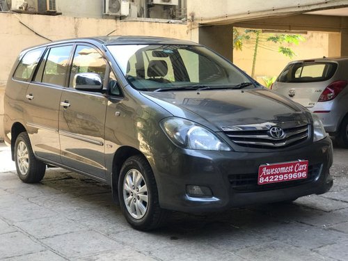 Toyota Innova 2.5 V Diesel 8-seater for sale