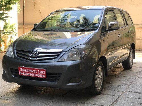 Toyota Innova 2.5 V Diesel 8-seater for sale