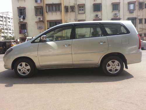 Toyota Innova 2.5 V Diesel 8-seater for sale