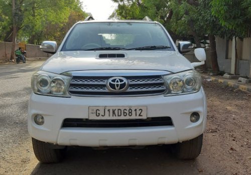 Used Toyota Fortuner 2.8 4WD MT 2010 for sale